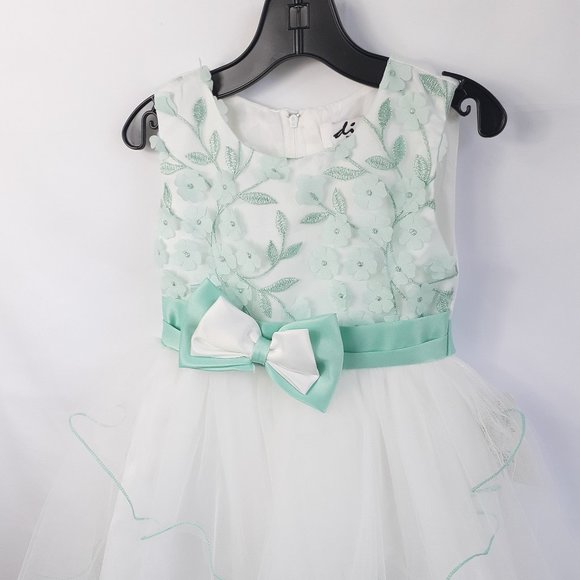 NWT Diva Behavior Green and White Dress  Size: 4 - Picture 1 of 5